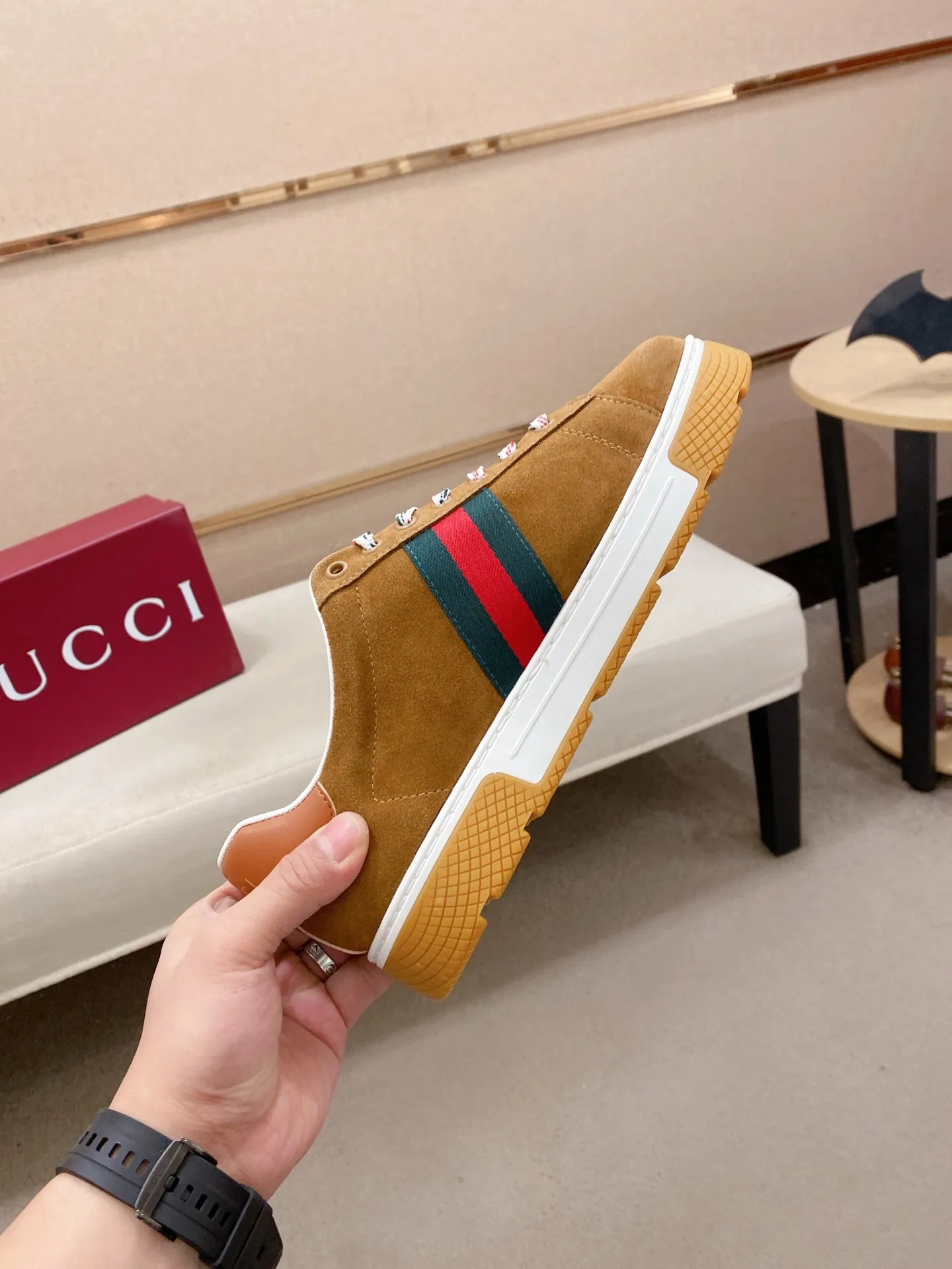 Factory price 442💰New GUCCI (Gucci) counters are available simultaneously, new men's shoes, 😘fabrics are selected imported cowhide, lining: sheepskin lining. 👍🏿 High-end ☄️ air-cushion molded anti-slip rubber outsole, exquisite lines, simple and elegant, comfortable and high-end for leisure travel. Code number: 39 to 44 (45 can be customized and cannot be returned or exchanged)